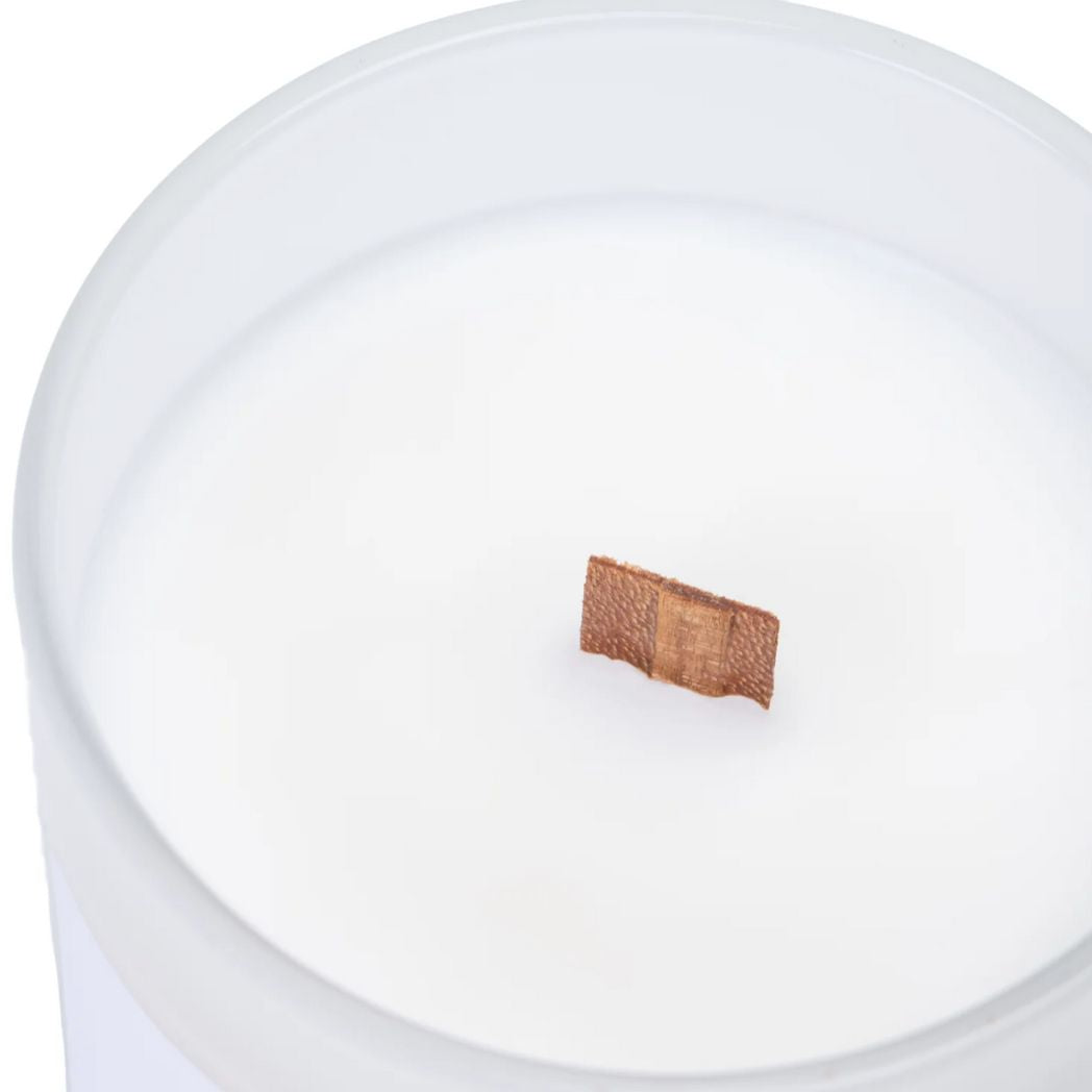 Instead of the normal cord to burn the wax, these candles burn with the newest wooden wick, so the burning time last longer!