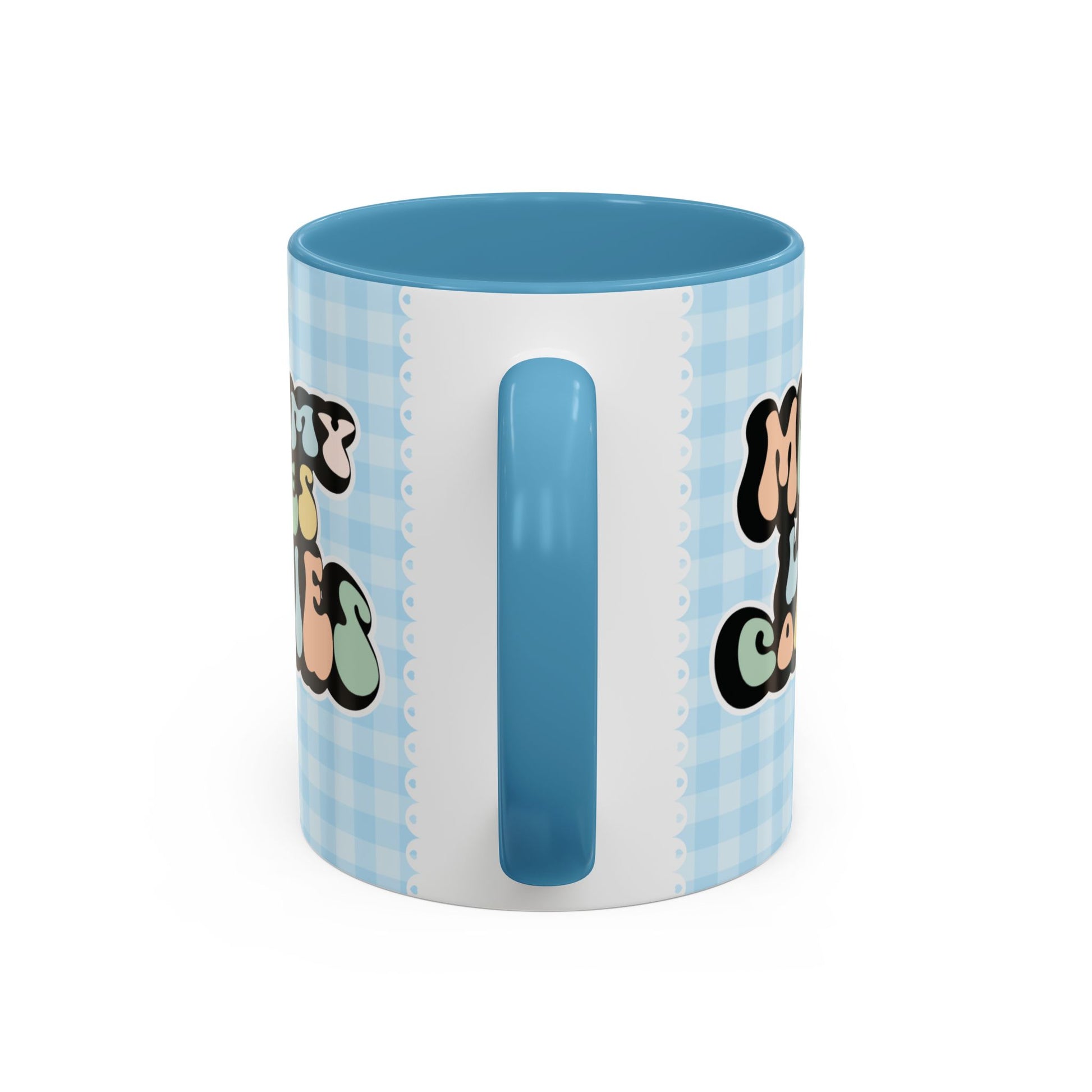 Perfect gift for mom. A decorative, 11oz ceramic mug. It’s wrapped in a light blue-white checkered background. In a happy and colorful 70s retro-style font it says Mommy Loves Cookies, on both sides. 